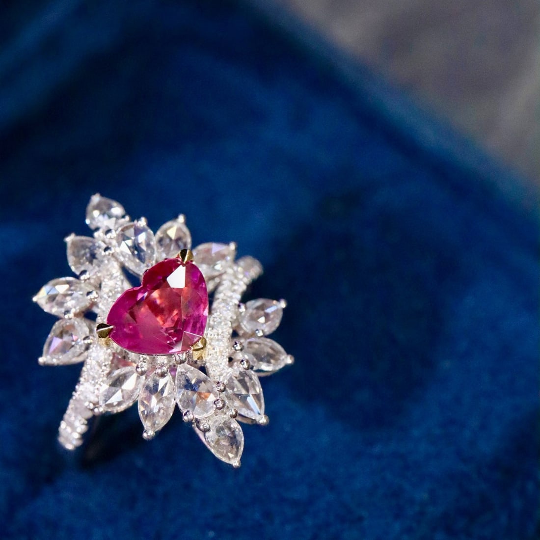 14k Gold 2.19 Ctw Natural Padparadscha Sapphire & Diamond Ring - 2