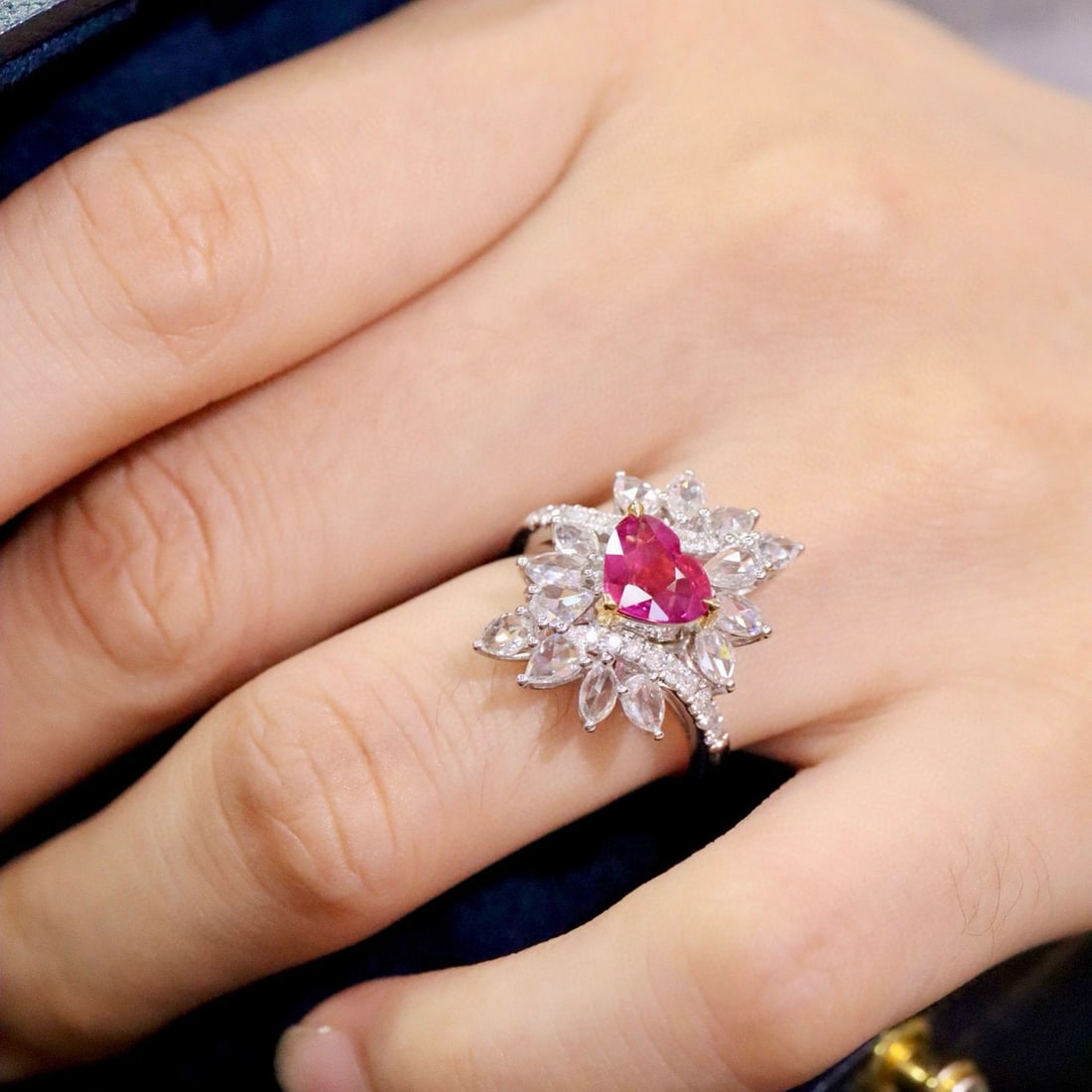 14k Gold 2.19 Ctw Natural Padparadscha Sapphire & Diamond Ring - 4