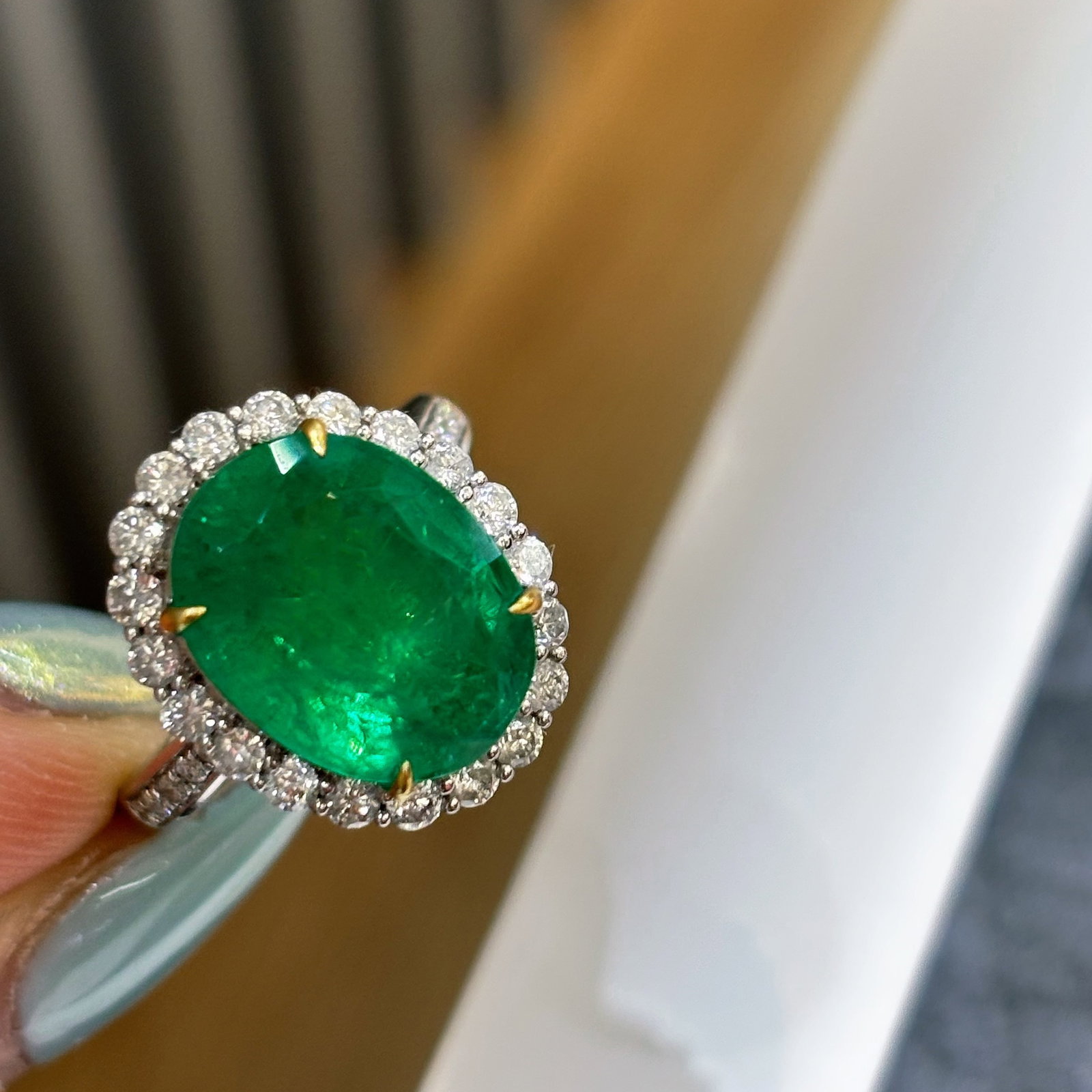 14k Gold 6.38 Ct Natural Emerald & Diamond Ring: Ref:230992343 // gold content:14k gold // ring size:7. 25us // // main gemstone:emerald // shape:oval // carat weight:6. 38ct // color:green // treatment:natural // // adjacent gemstone 2 : diamond