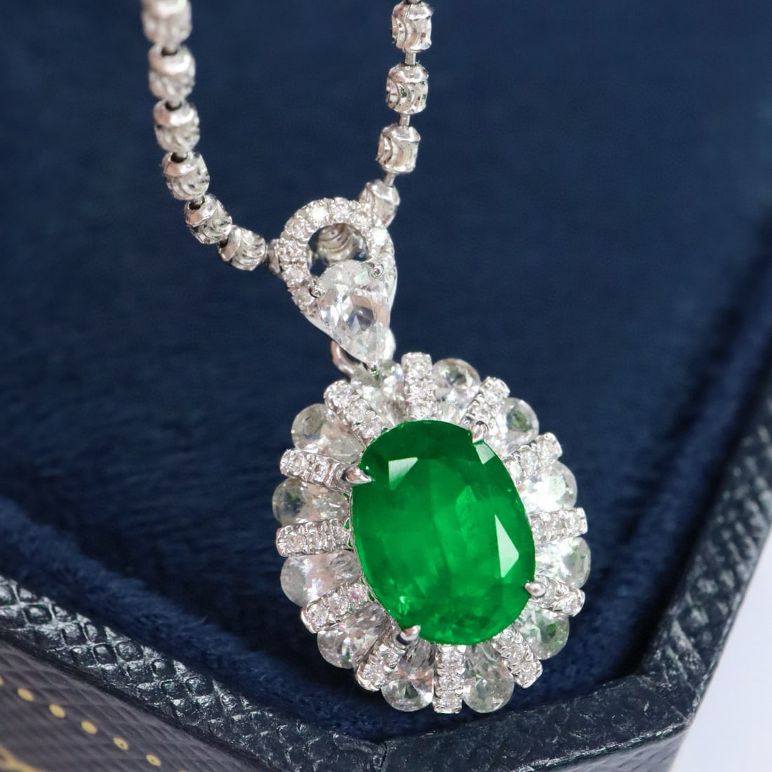14k Gold 1.71 Ctw Vivid Green Natural Emerald & Diamond Pendant( Without Chain ): Ref:230992344 // gold content:14k gold // main gemstone:emerald // shape:oval // carat weight:1. 59ct // color:vivid green // treatment:natural // // adjacent gemstone 2 : diamond // shape:round // ca