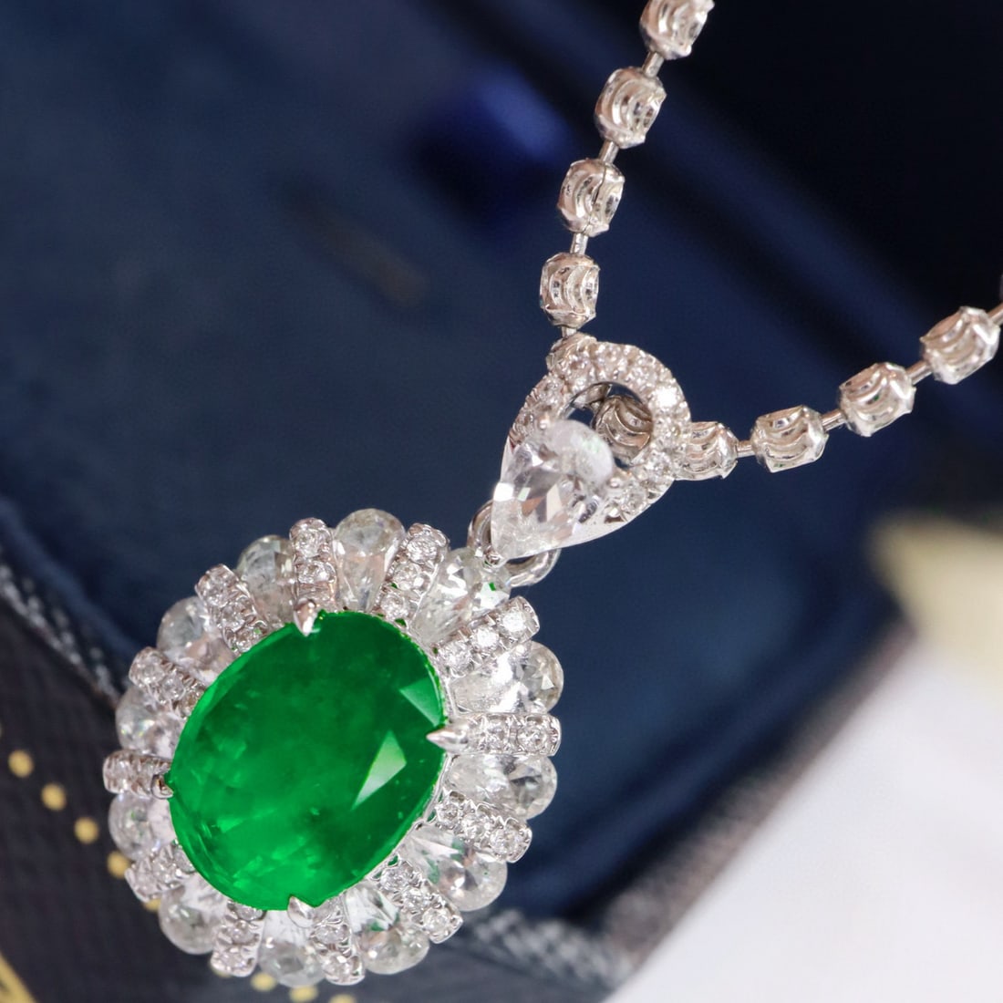 14k Gold 1.71 Ctw Vivid Green Natural Emerald & Diamond Pendant( Without Chain ) - 5