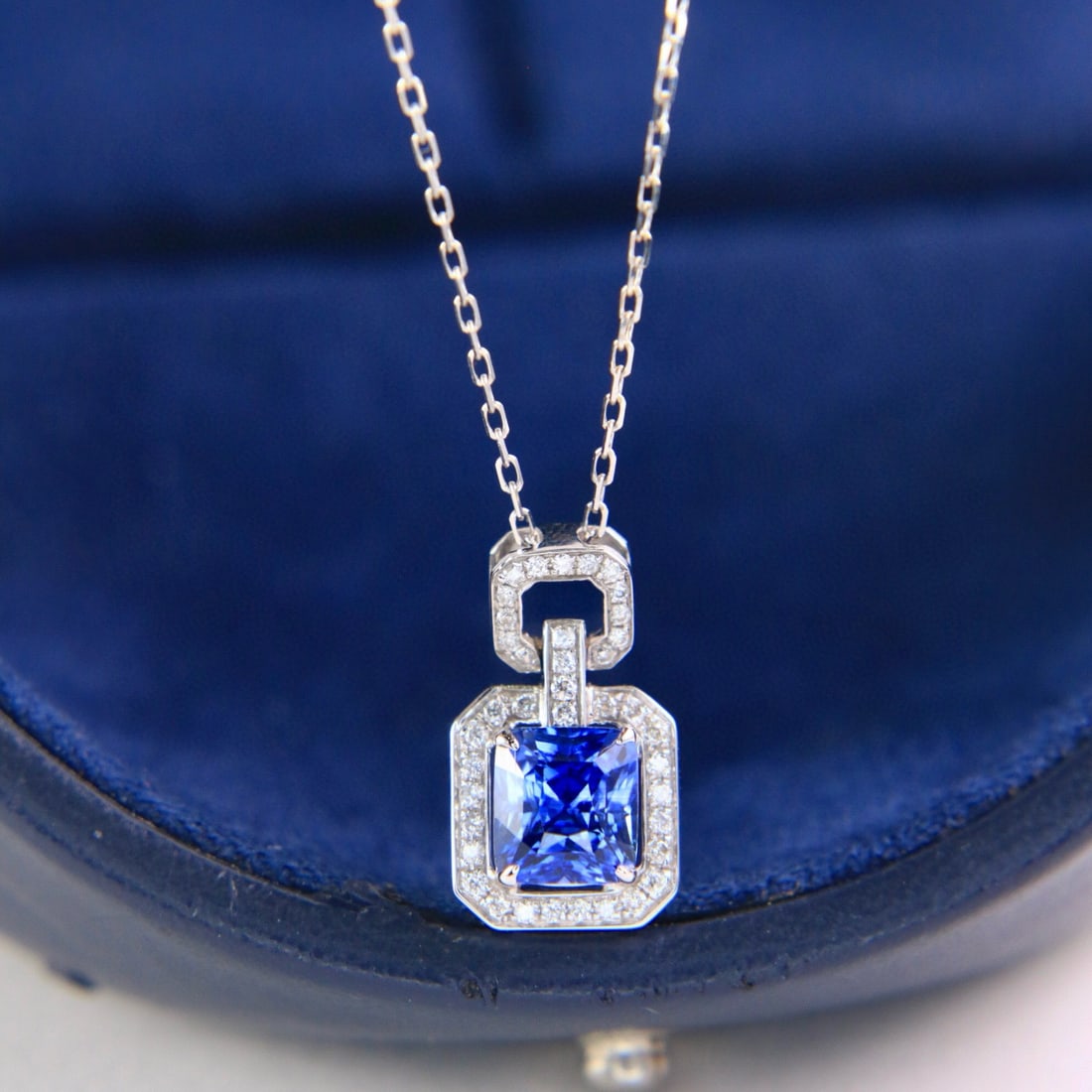 14k Gold 1.22 Ctw Natural Sapphire & Diamond Pendant( Without Chain ): Ref:230992353 // gold content:14k gold // main gemstone:sapphire // shape:cushion // carat weight:1. 12ct // color:cornflower blue // treatment:natural // // adjacent gemstone 2 : diamond // shape:rou