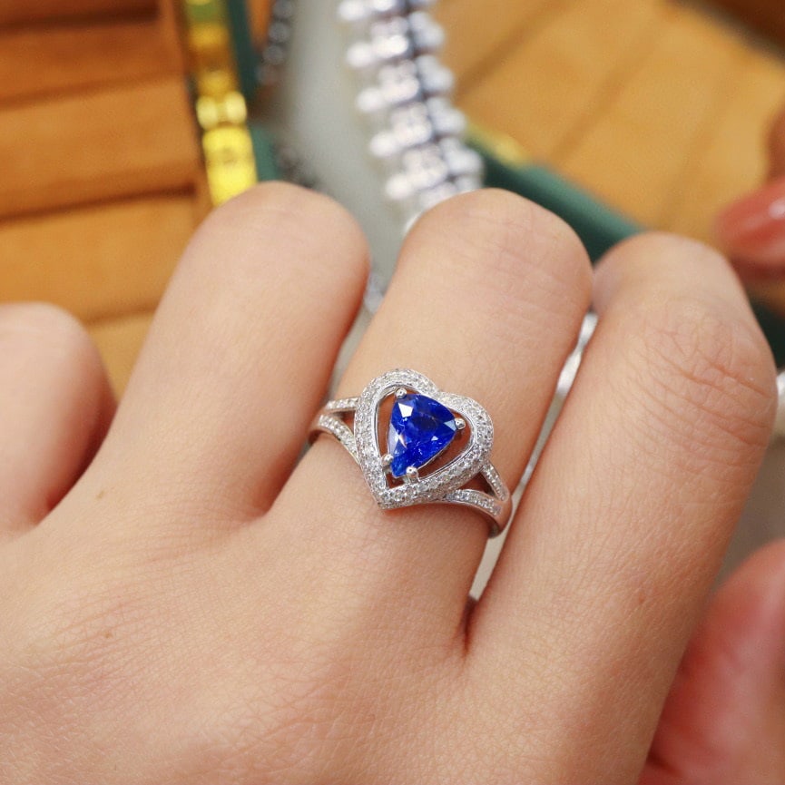 14k Gold 1.67 Ctw Natural Sapphire & Diamond Ring - 5