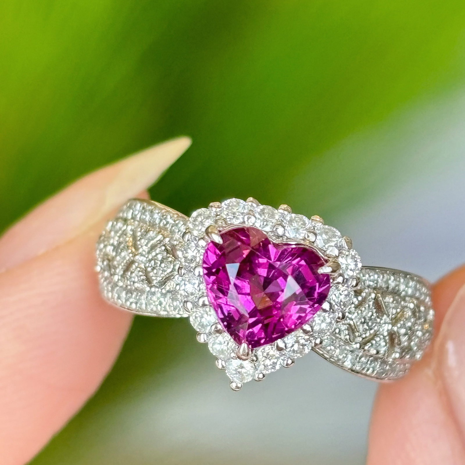 14k Gold 1.5 Ct Natural Garnet & Diamond Ring: Ref:230992371 // gold content:14k gold // ring size:7. 25us // // main gemstone:garnet // shape:heart // carat weight:1. 5ct // color:purple // treatment:natural // // adjacent gemstone 2 : diamond