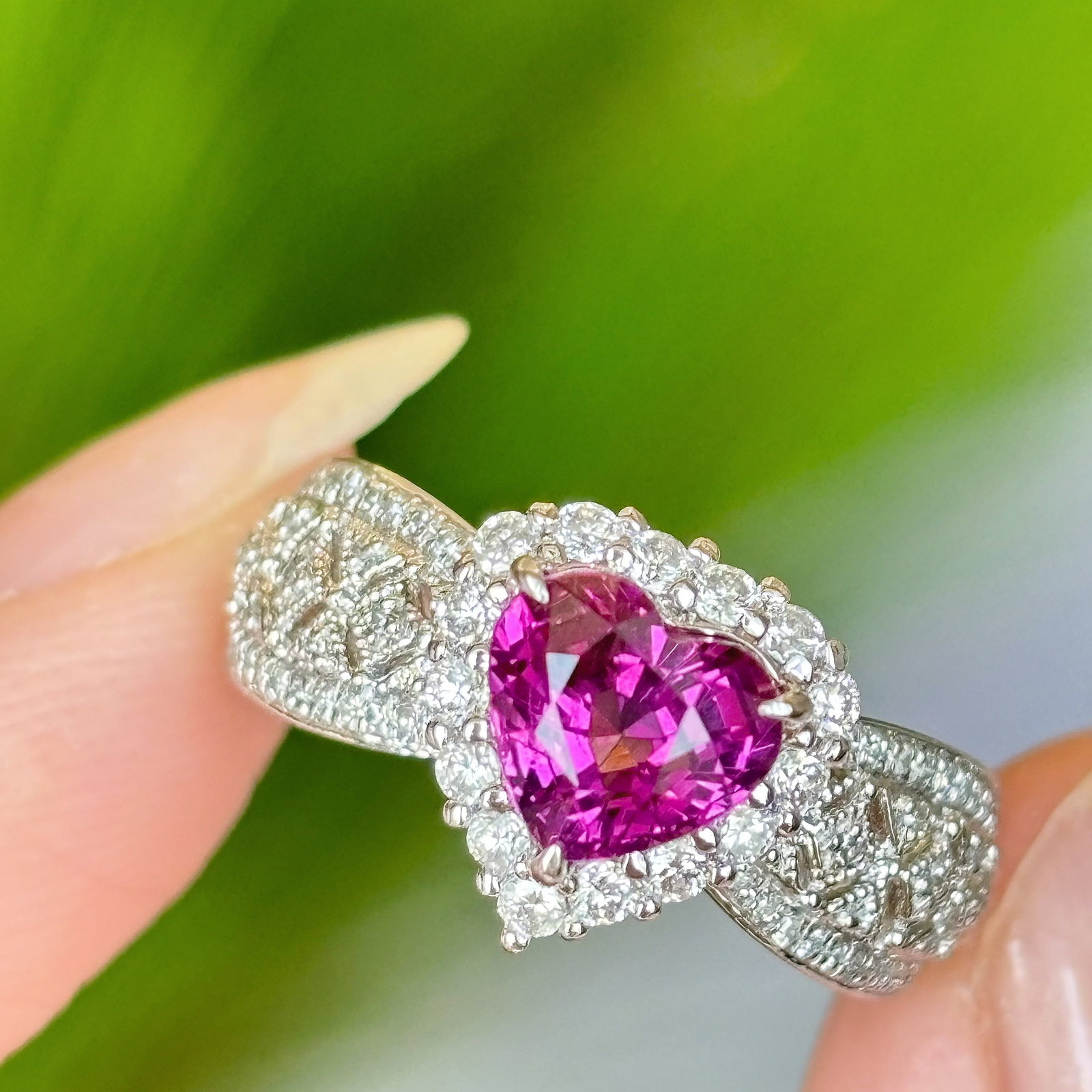 14k Gold 1.5 Ct Natural Garnet & Diamond Ring - 4