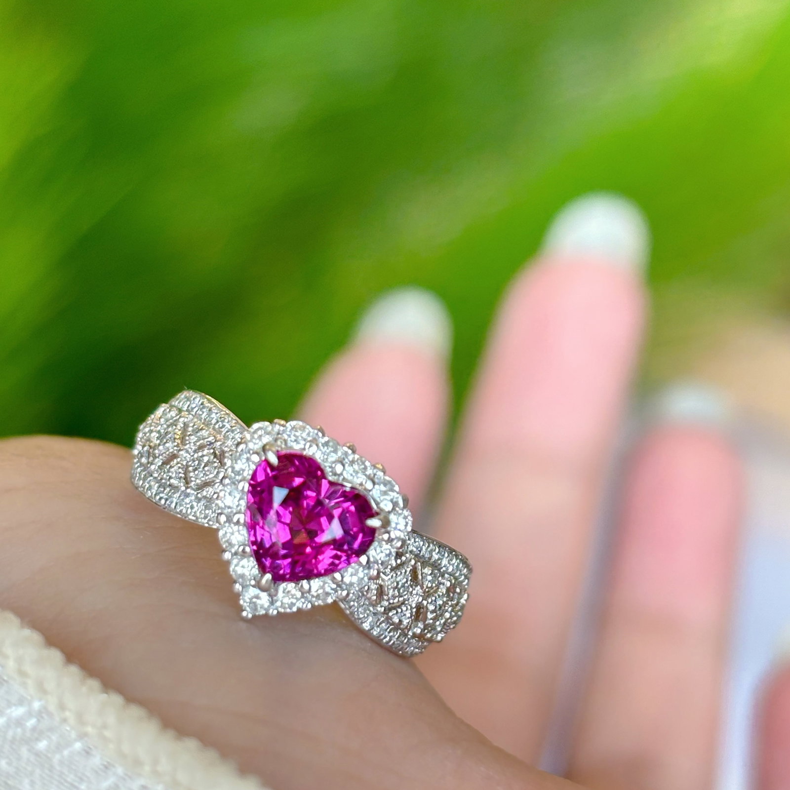 14k Gold 1.5 Ct Natural Garnet & Diamond Ring - 5