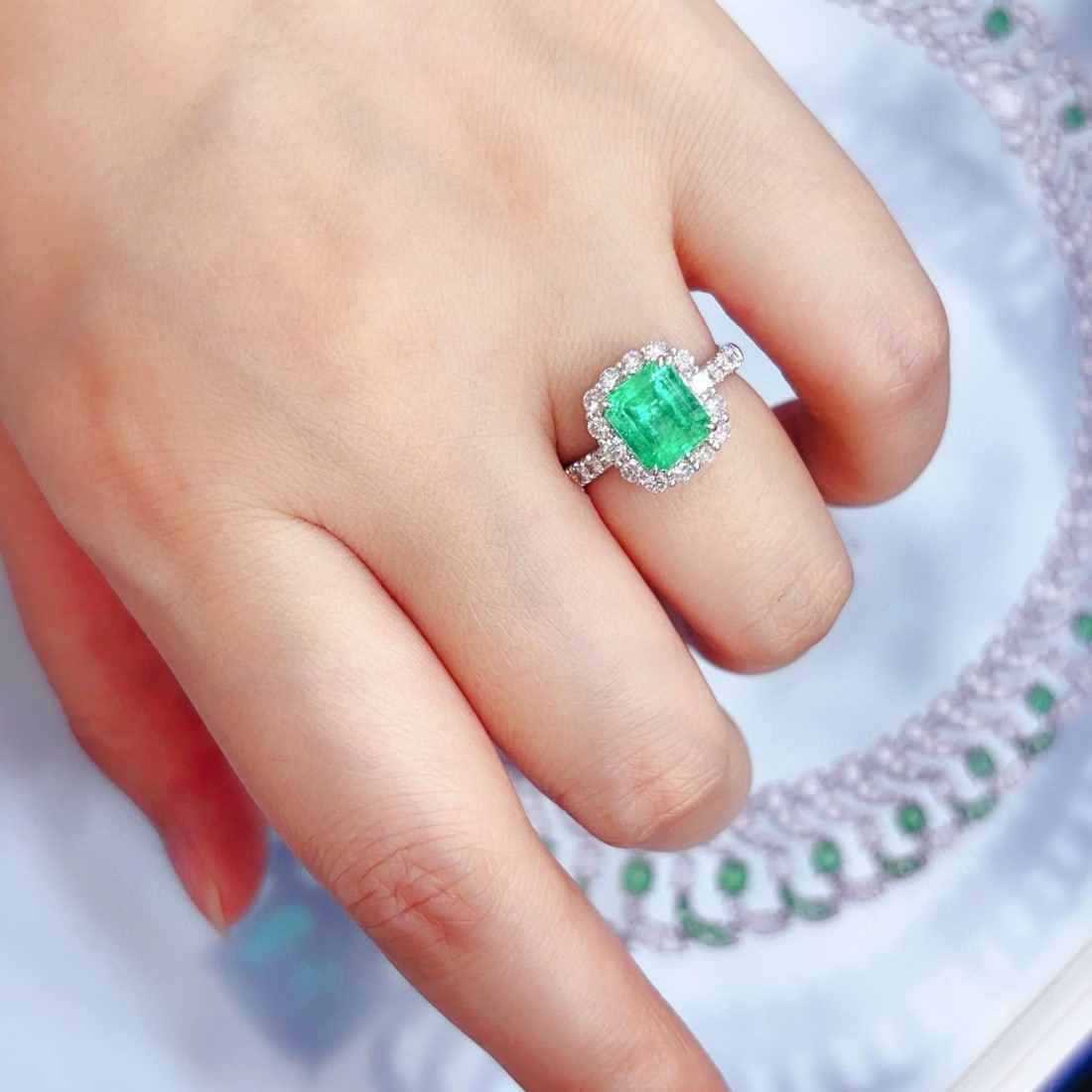 14k Gold 3.13 Ctw Natural Emerald & Diamond Ring - 5