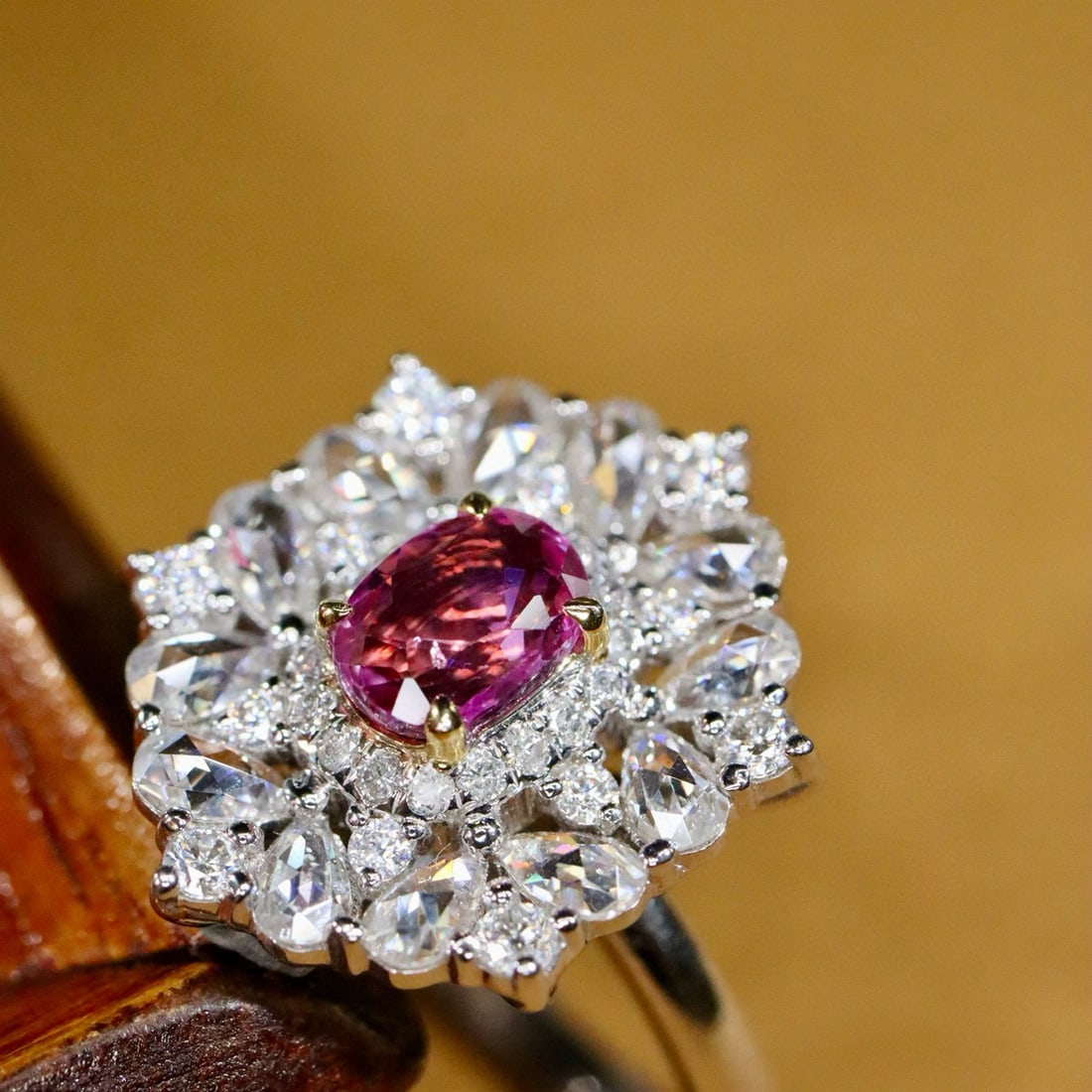 14k Gold 0.78 Ctw Natural Padparadscha Sapphire & Diamond Ring - 6