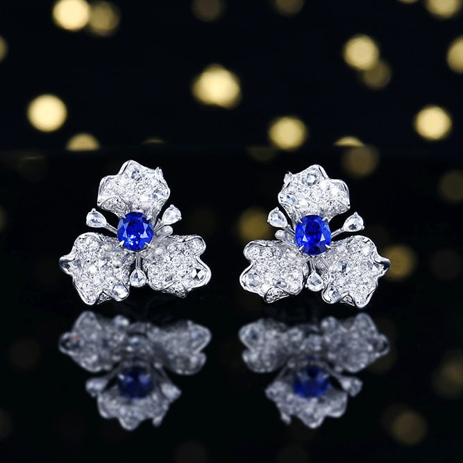 14k Gold 2.67 Ctw Natural Sapphire & Diamond Earrings: Ref:230992382 // gold content:14k gold // main gemstone:sapphire // shape:oval // carat weight:1. 55ct // color:royal blue // treatment:natural // // adjacent gemstone 2 : diamond // number of