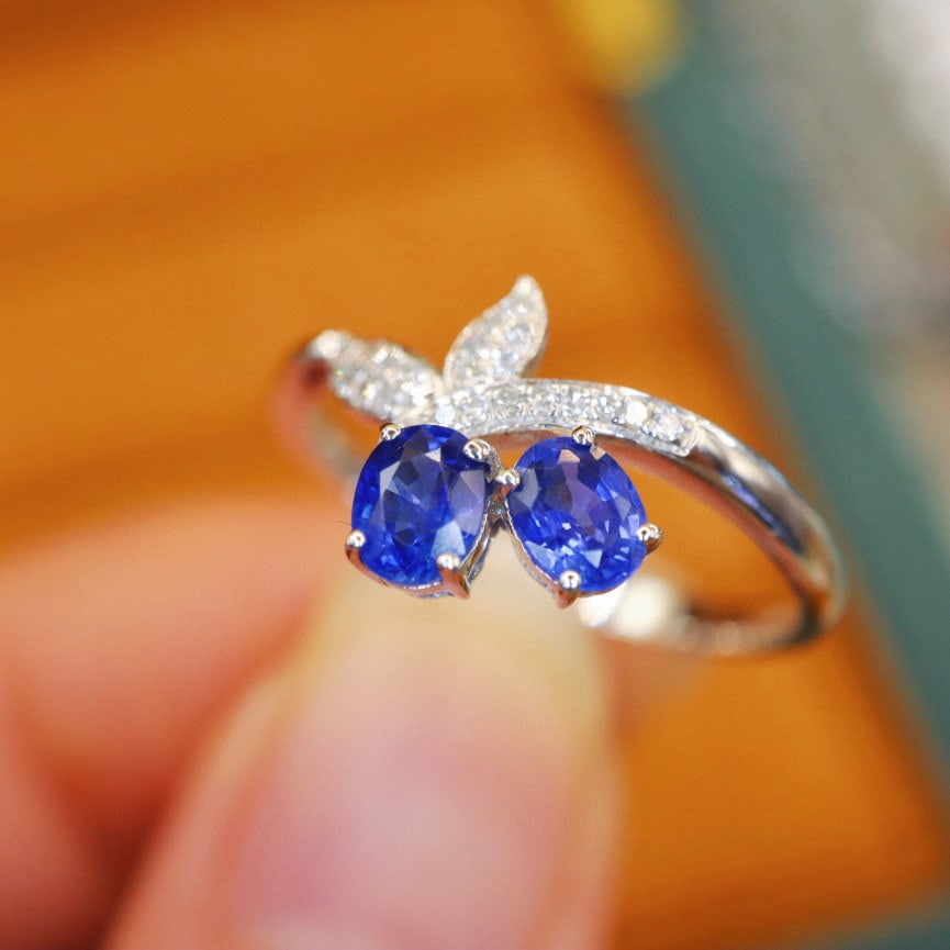 14k Gold 0.85 Ctw Natural Sapphire & Diamond Ring - 2