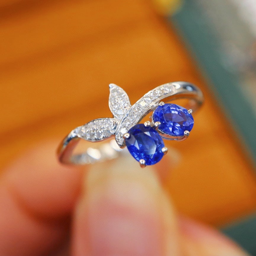 14k Gold 0.85 Ctw Natural Sapphire & Diamond Ring - 3
