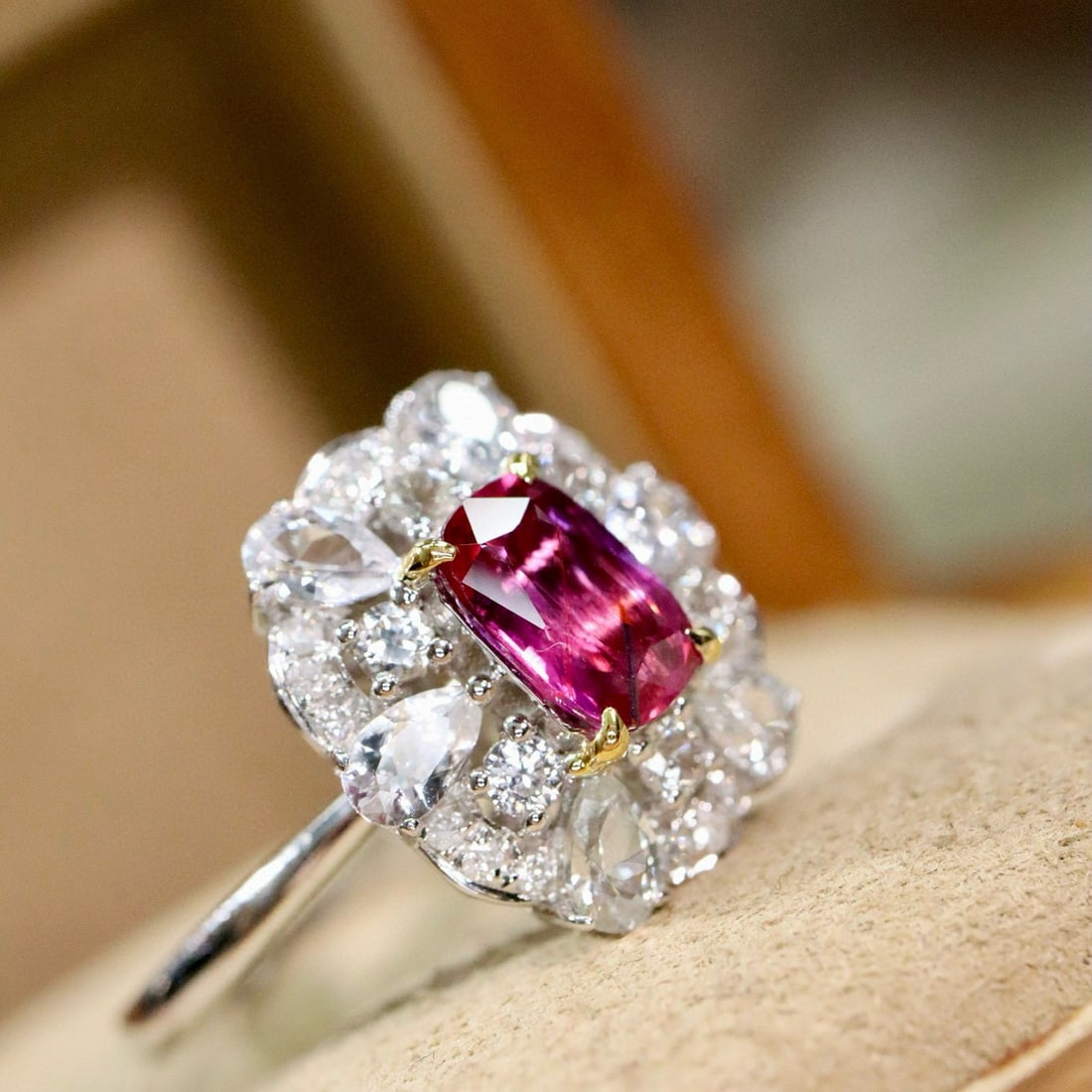 14k Gold 0.98 Ctw Natural Ruby & Diamond Ring - 4
