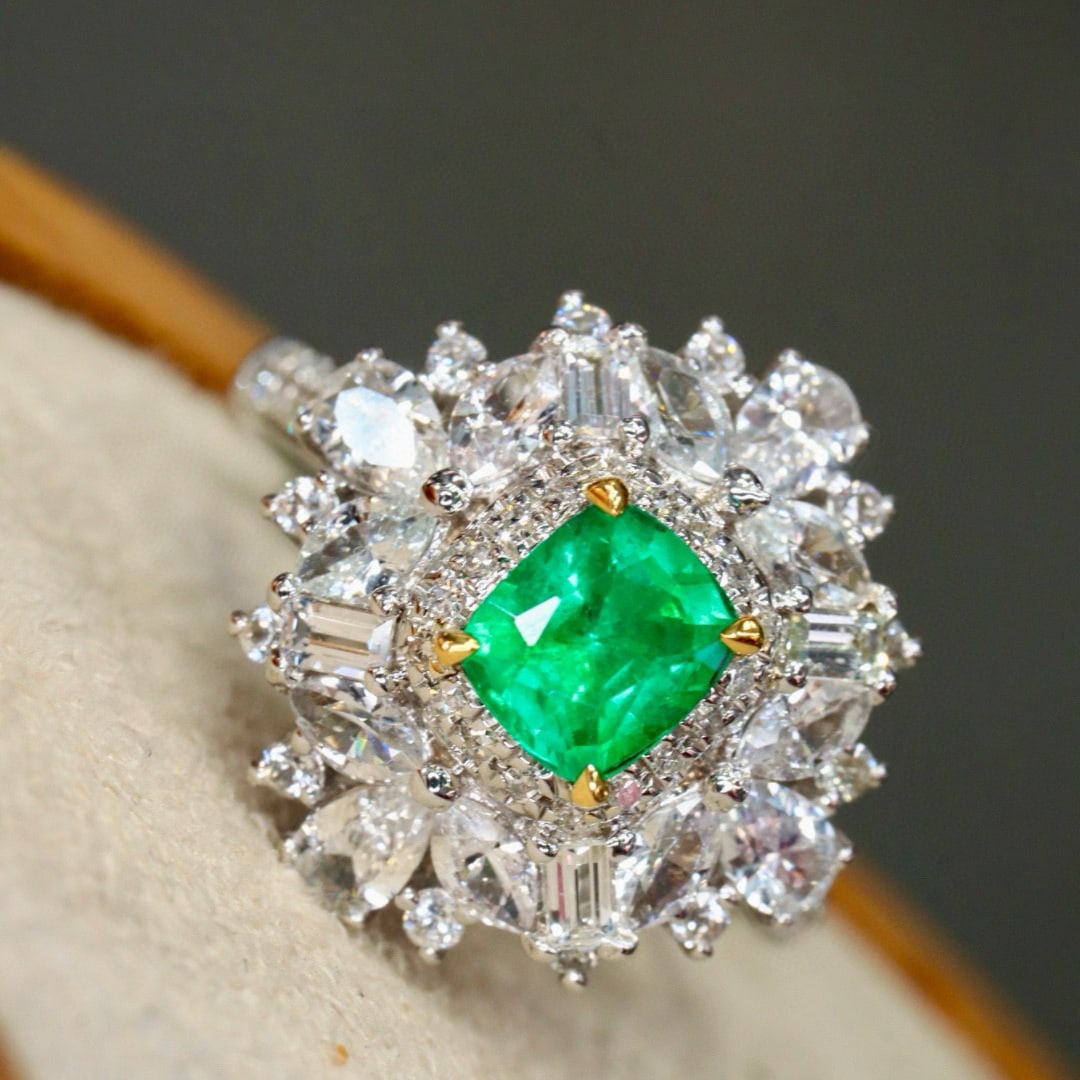 14k Gold 0.74 Ctw Vivid Green Natural Emerald & Diamond Ring: Ref:230992385 // gold content:14k gold // ring size:7. 25us // // main gemstone:emerald // shape:cushion // carat weight:0. 57ct // color:vivid green // treatment:natural // // adjacent gemstone 2 : d