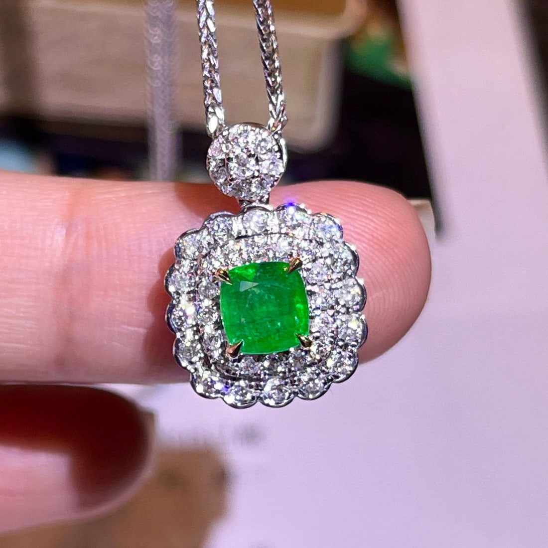 14k Gold 1.36 Ctw Vivid Green Natural Emerald & Diamond Pendant( Without Chain ) - 3