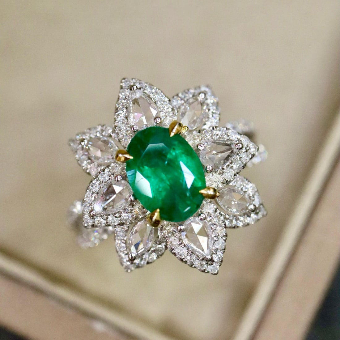 14k Gold 1.86 Ctw Vivid Green Natural Emerald & Diamond Ring - 2