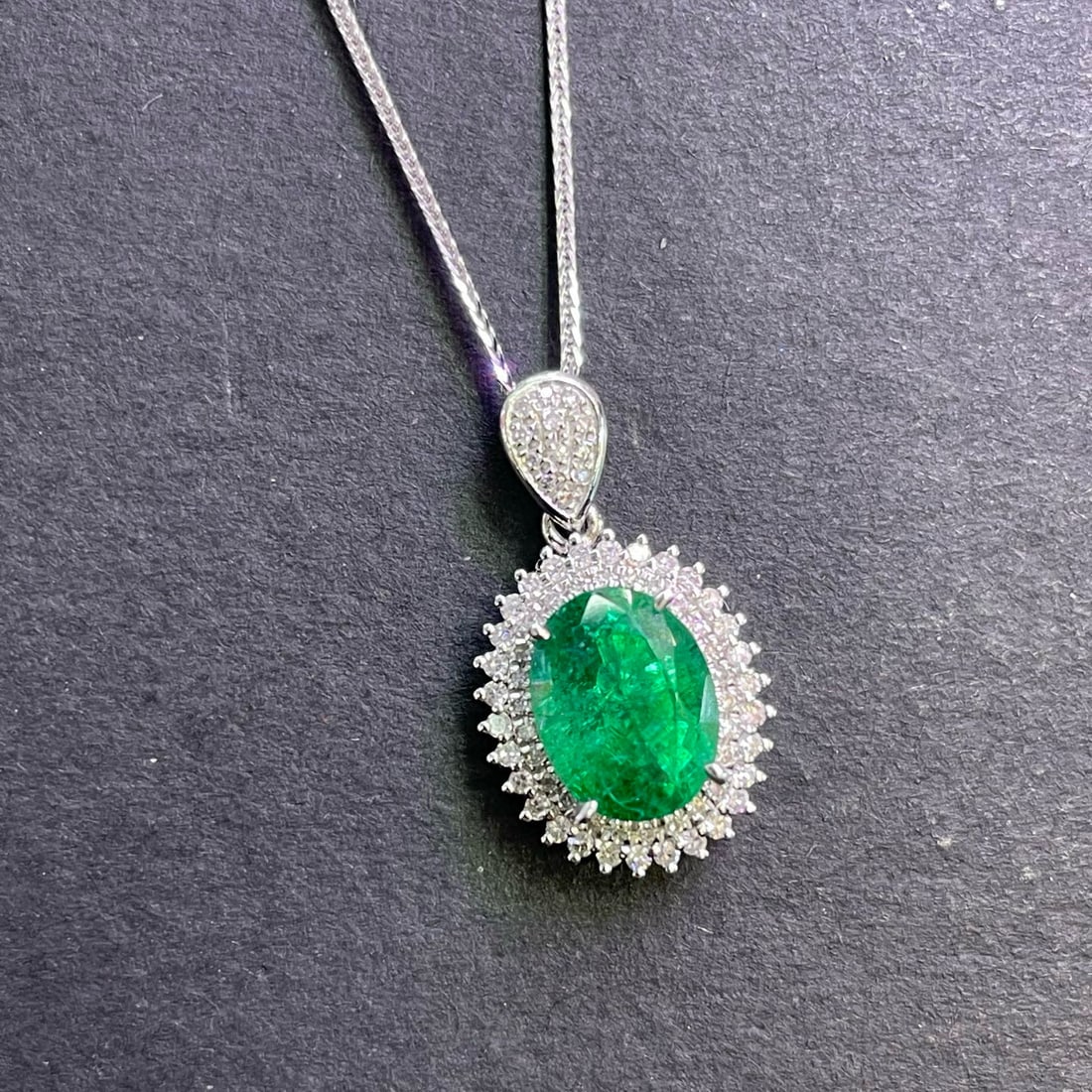 14k Gold 3.12 Ctw Vivid Green Natural Emerald & Diamond Pendant( Without Chain ) - 2