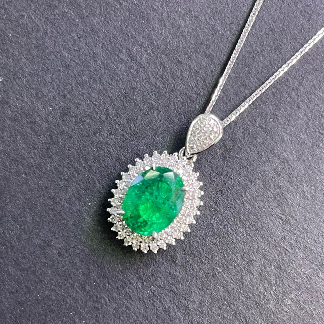 14k Gold 3.12 Ctw Vivid Green Natural Emerald & Diamond Pendant( Without Chain ) - 3