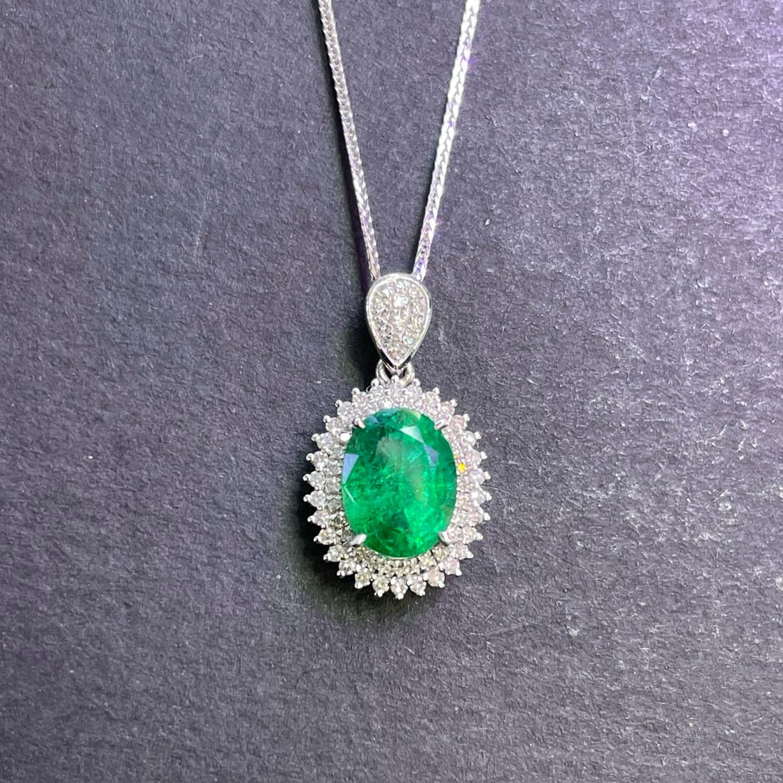 14k Gold 3.12 Ctw Vivid Green Natural Emerald & Diamond Pendant( Without Chain ) - 5
