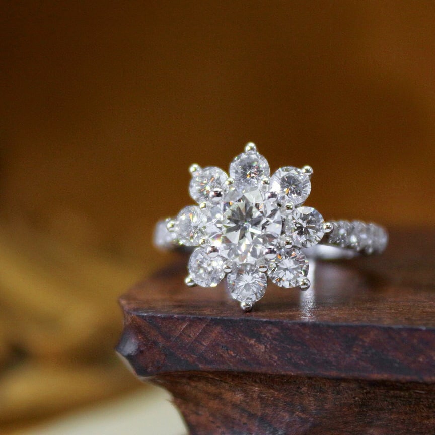 14k Gold 2.40 Ctw Natural H Diamond Ring: Ref:230992400 // gold content:14k gold // ring size:7. 25us // // main gemstone:diamond // shape:round // carat weight:1. 0ct // clarity grade:vs-si // color:h // treatment:natural // cut grade:g // /