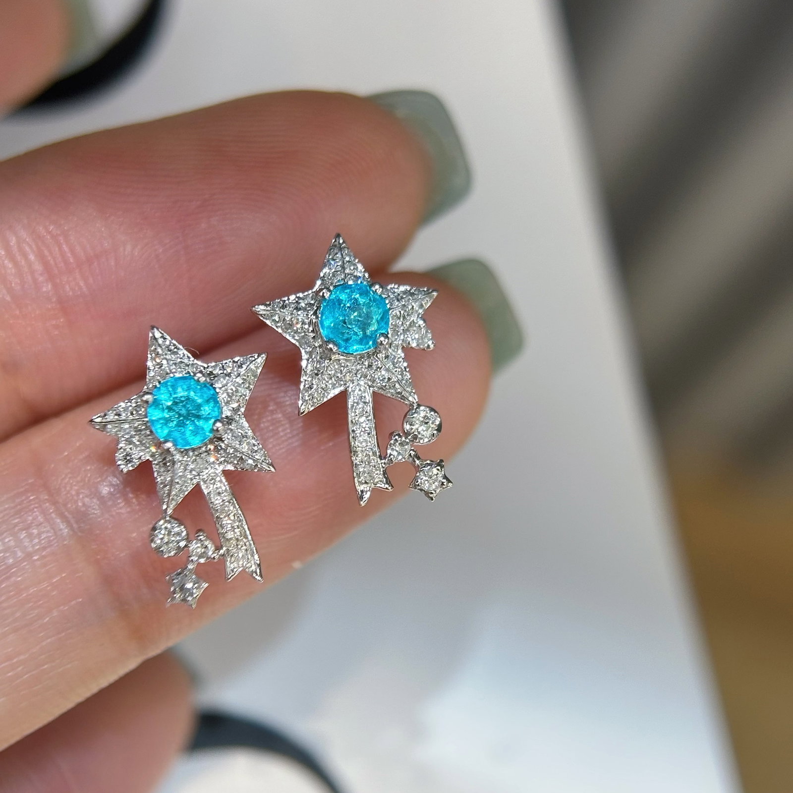 14k Gold 0.25 Ct Natural Paraiba Tourmaline & Diamond Earrings: Ref:230992416 // gold content:14k gold // main gemstone:paraiba tourmaline // shape:round // carat weight:0. 25ct // color:blue // treatment:natural // cut grade:g // // adjacent gemstone 2 : diamond