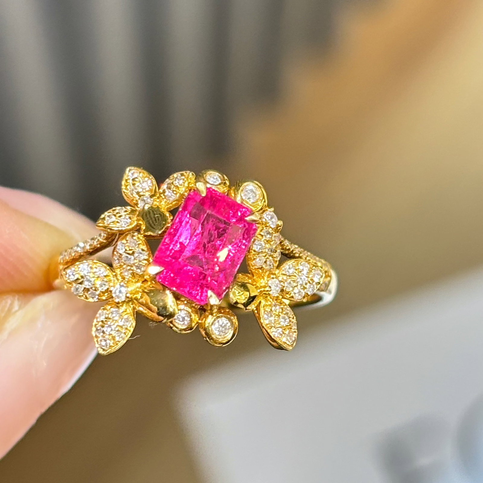 14k Gold 1.17 Ct Natural Spinel & Diamond Ring: Ref:230992418 // gold content:14k gold // ring size:7. 25us // // main gemstone:spinel // shape:octagonal // carat weight:1. 17ct // color:pink // treatment:natural // // adjacent gemstone 2 :
