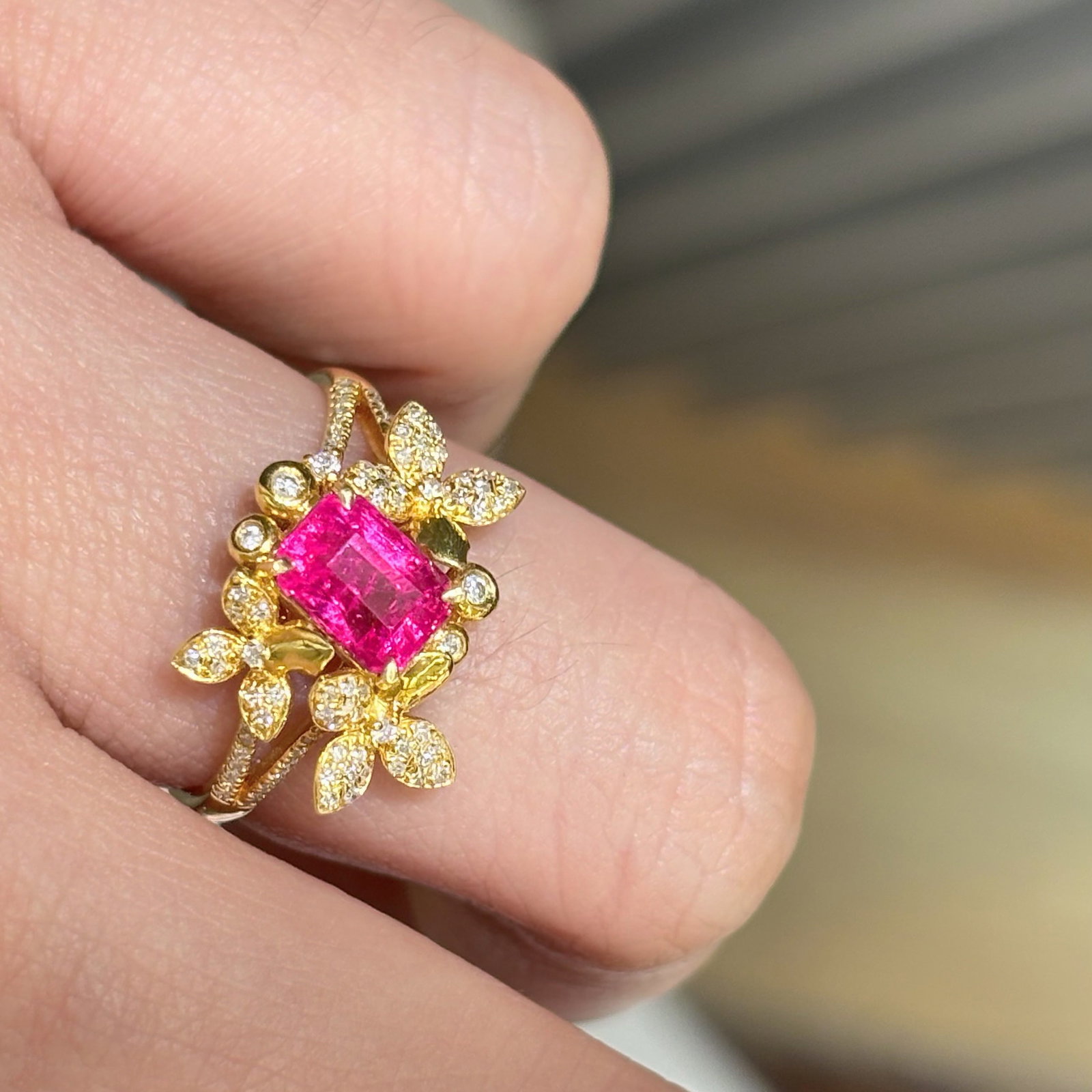 14k Gold 1.17 Ct Natural Spinel & Diamond Ring - 4