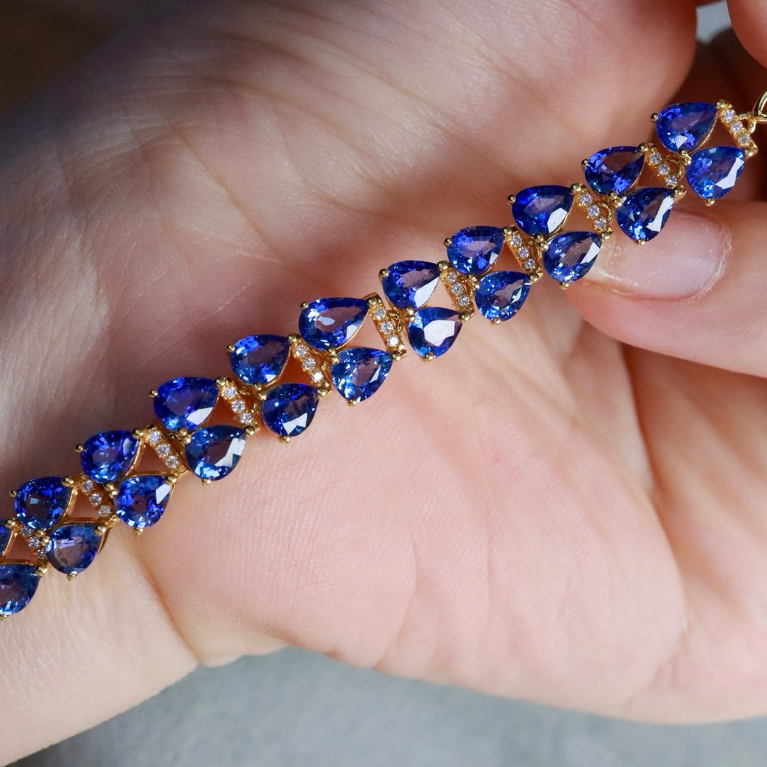 14k Gold 9.13 Ctw Natural Sapphire & Diamond Bracelet - 2