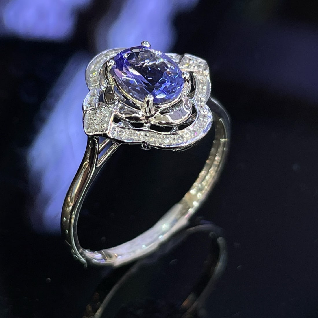 14k Gold 1.00 Ct Natural Tanzanite & Diamond & Sapphire Ring - 4
