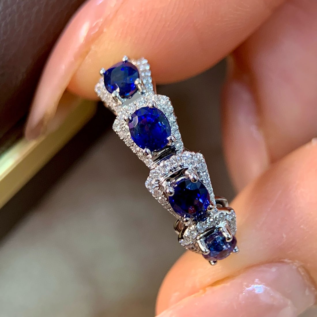 14k Gold 1.67 Ctw Natural Sapphire & Diamond Ring: Ref:230992436 // gold content:14k gold // ring size:7. 25us // // main gemstone:sapphire // shape:oval // carat weight:1. 49ct // color:blue // treatment:natural // // adjacent gemstone 2 : diamond