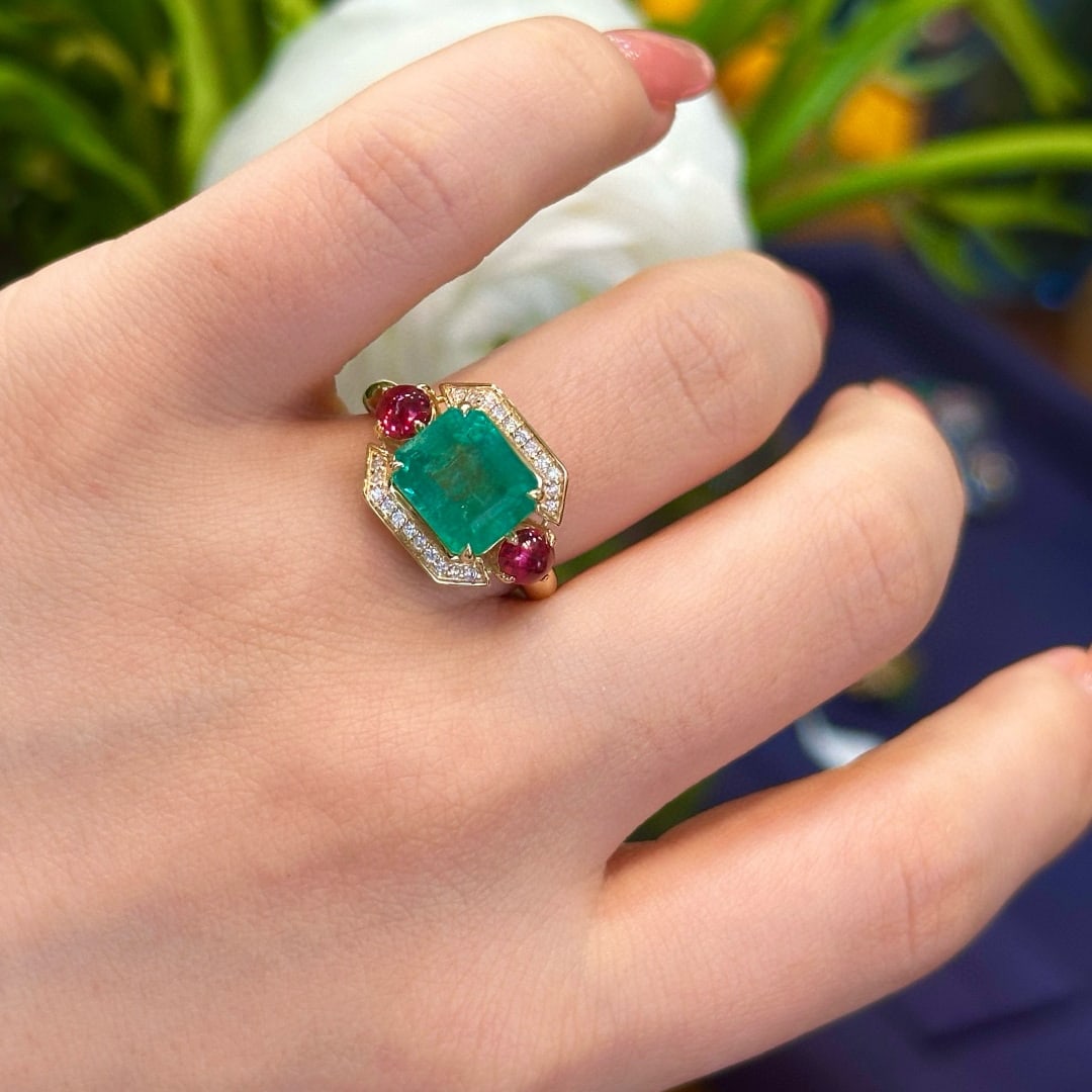 14k Gold 4.46 Ctw Natural Emerald & Spinel Ring - 2