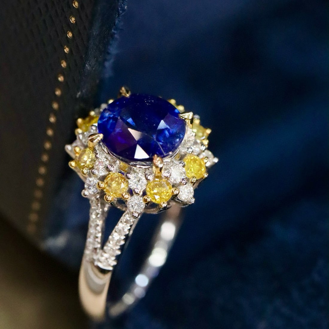 14k Gold 2.12 Ctw Natural Sapphire & Diamond Ring - 4
