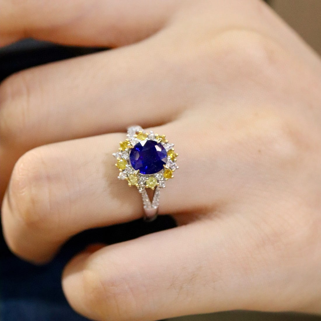 14k Gold 2.12 Ctw Natural Sapphire & Diamond Ring - 6