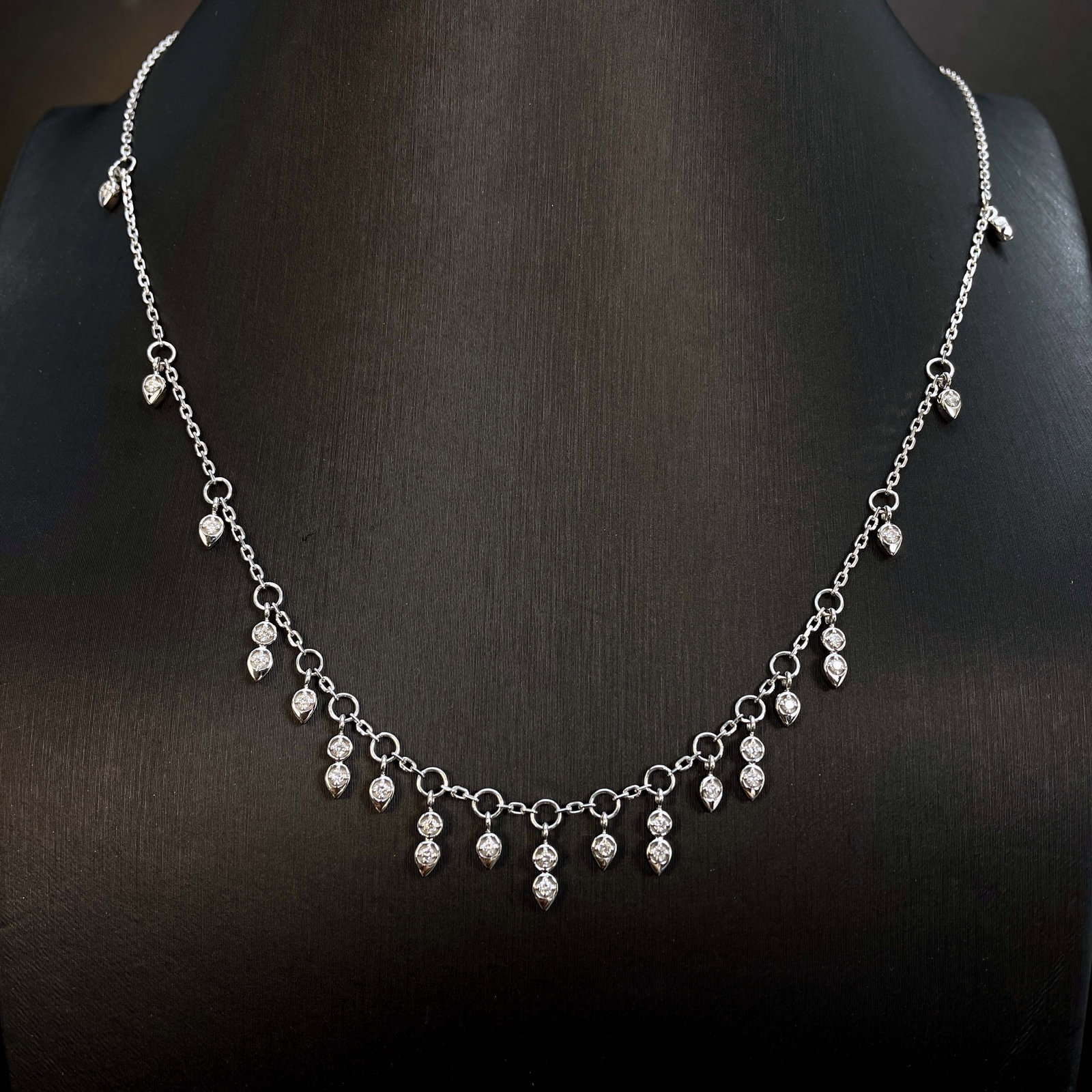 14k Gold 0.3 Ct Natural H Diamond Necklace: Ref:230993001 // gold content:14k gold // main gemstone:diamond // shape:round // carat weight:0. 3ct // clarity grade:vs-si // color:h // treatment:natural // cut grade:g // Low Estimate: 5900 High