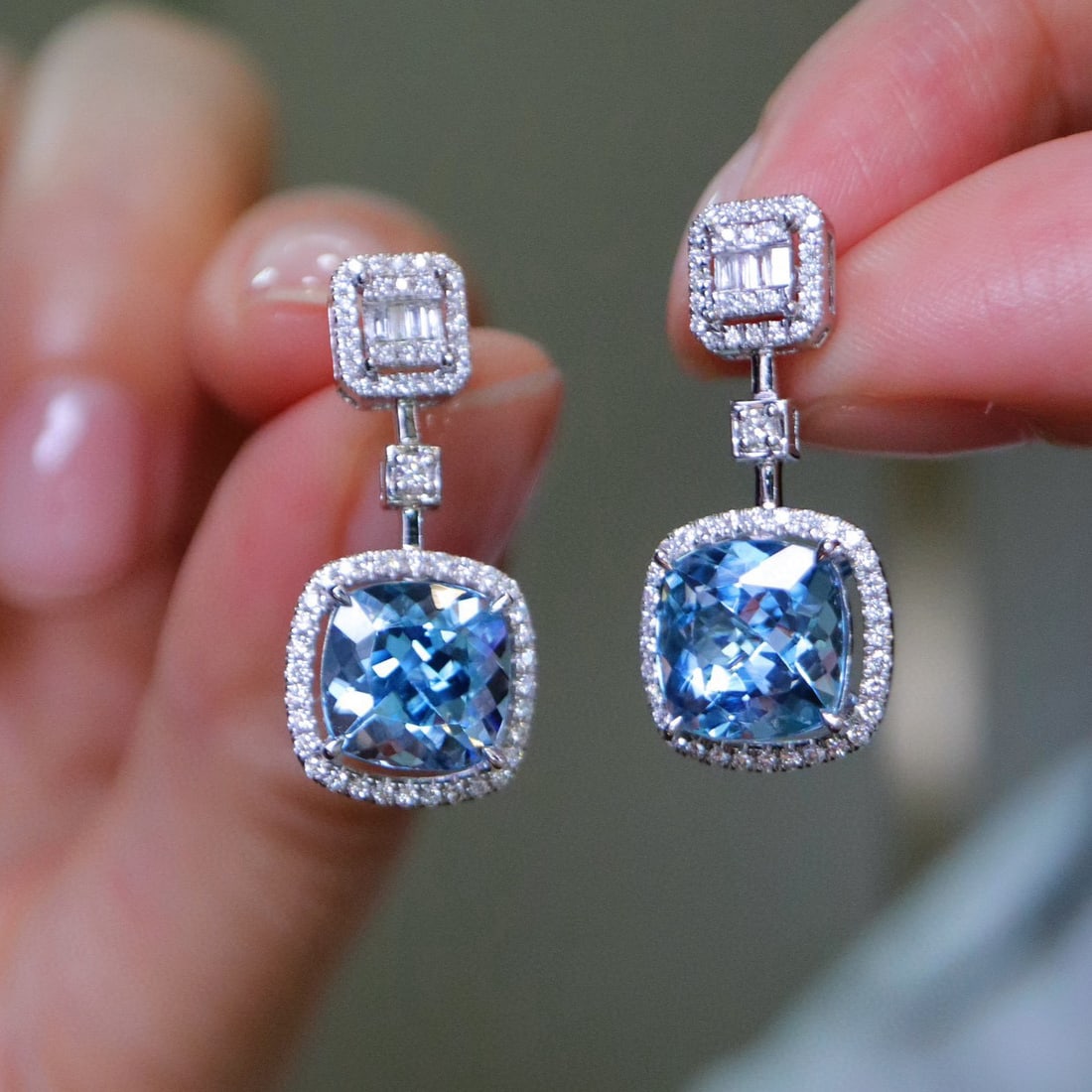 14k Gold 5.05 Ctw Natural Aquamarine & Diamond Earrings: Ref:230993003 // gold content:14k gold // main gemstone:aquamarine // shape:cushion // carat weight:4. 50ct // color:santa maria color // treatment:natural // // adjacent gemstone 2 : diamond // shape