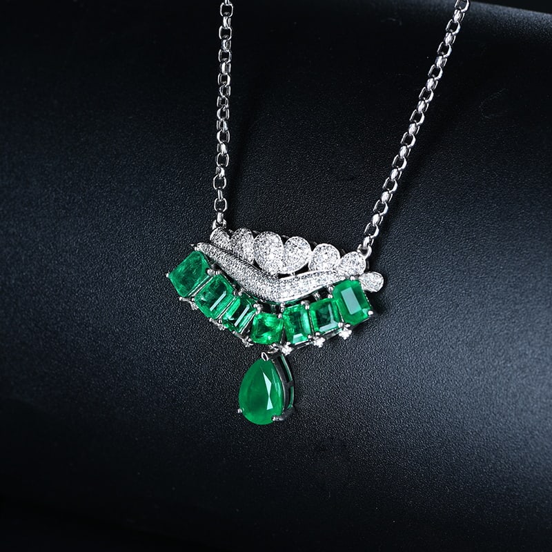 14k Gold 4.2 Ct Vivid Green Natural Emerald & Diamond Necklace - 3