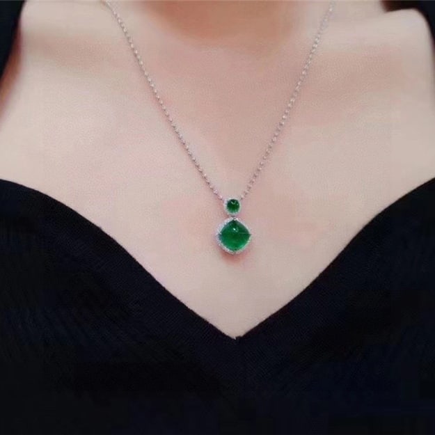 14k Gold 6.38 Ctw Vivid Green Natural Emerald & Diamond Pendant( Without Chain ) - 4