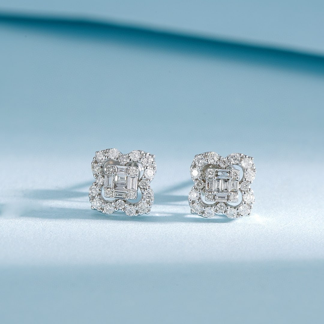 14k Gold 0.38 Ctw Natural H Diamond Earrings: Ref:230993027 // gold content:14k gold // main gemstone:diamond // shape:baguette // carat weight:0. 08ct // clarity grade:vs-si // color:h // treatment:natural // // adjacent gemstone 2 : diamond // 