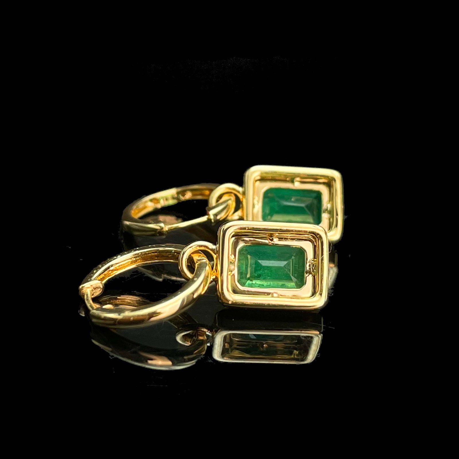 14k Gold 1.28 Ct Natural Emerald Earrings - 4