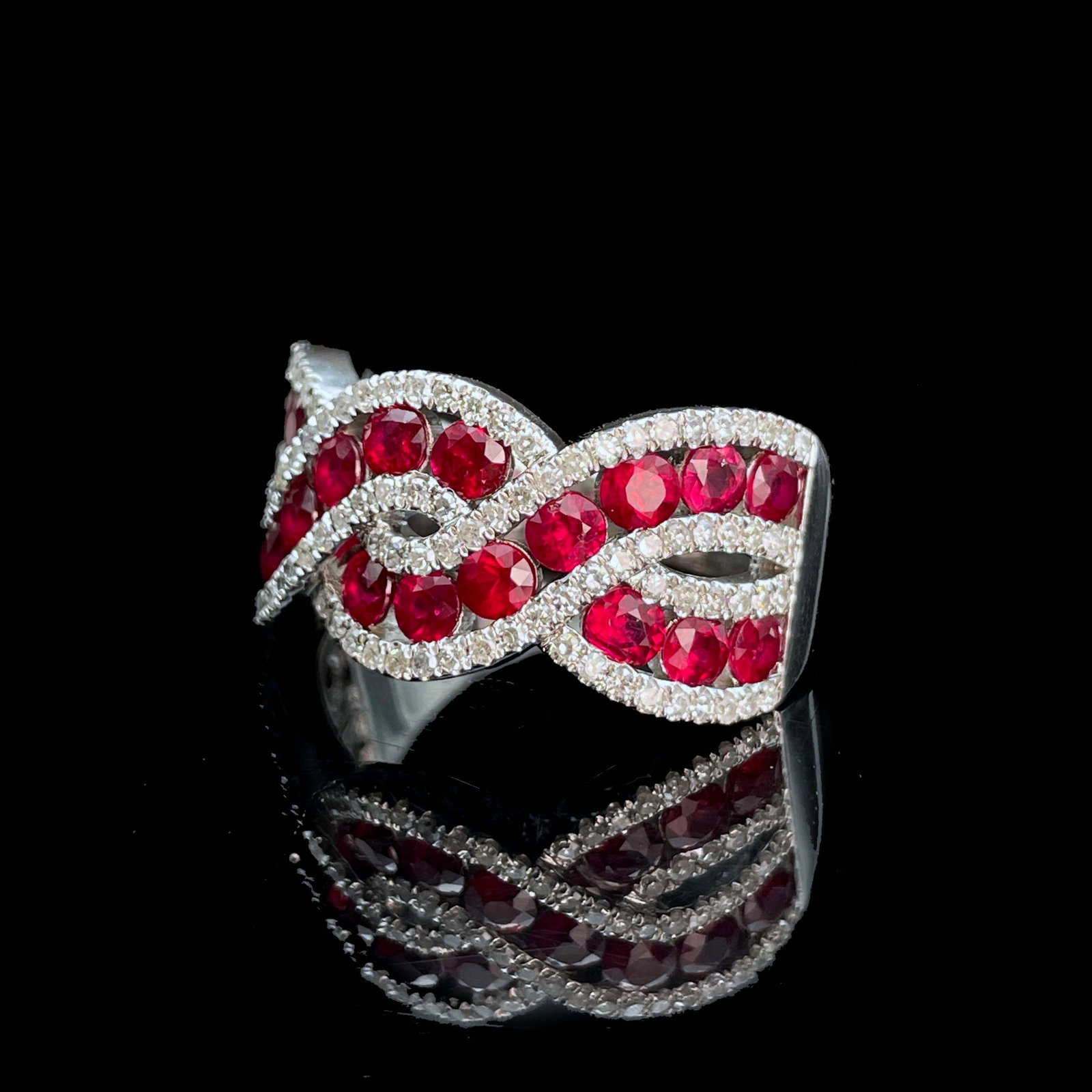 14k Gold 2.31 Ctw Natural Ruby & Diamond Ring - 2