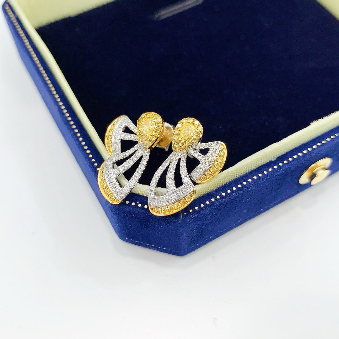 14k Gold 0.53 Ctw Natural Yellow Diamond & Diamond Earrings - 4