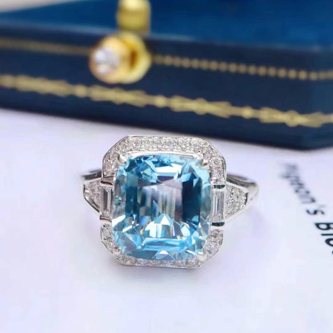 14k Gold 3.13 Ctw Natural Aquamarine & Diamond Ring: Ref:230993055 // gold content:14k gold // ring size:7. 25us // // main gemstone:aquamarine // shape:cushion // carat weight:2. 9ct // color:santa maria color // treatment:natural // // adjacent gemsto