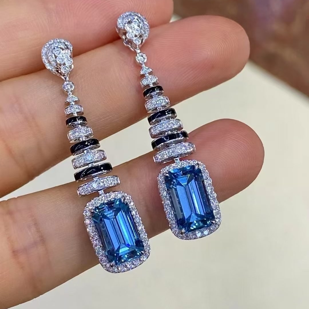 14k Gold 4.16 Ct Natural Aquamarine & Diamond Earrings: Ref:230993059 // gold content:14k gold // main gemstone:aquamarine // shape:octagonal // carat weight:4. 16ct // color:santa maria color // treatment:natural // // adjacent gemstone 2 : diamond // sha