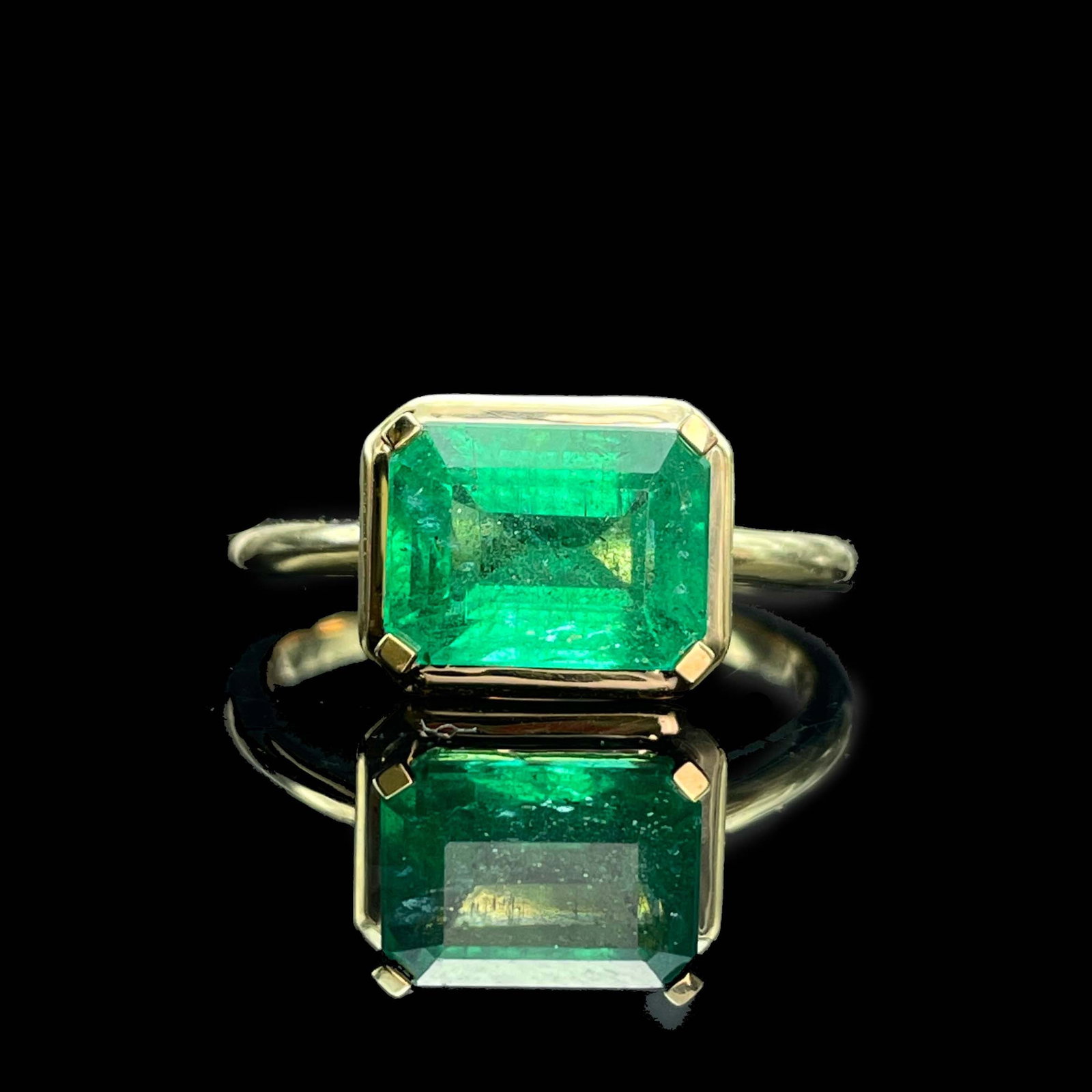 14k Gold 1.7 Ct Vivid Green Natural Emerald Ring - 2