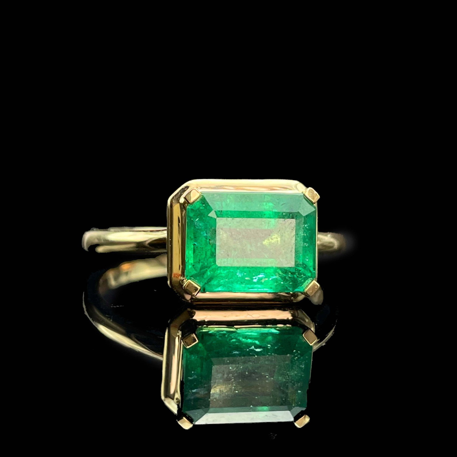 14k Gold 1.7 Ct Vivid Green Natural Emerald Ring - 3