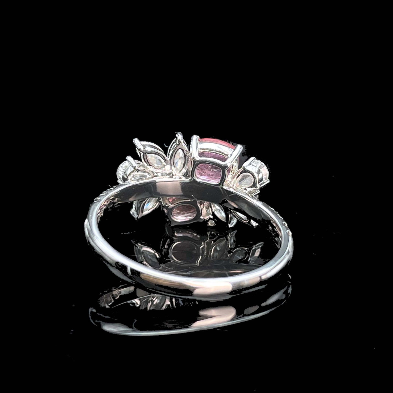 14k Gold 2.64 Ctw Natural Padparadscha Sapphire & Diamond Ring - 4