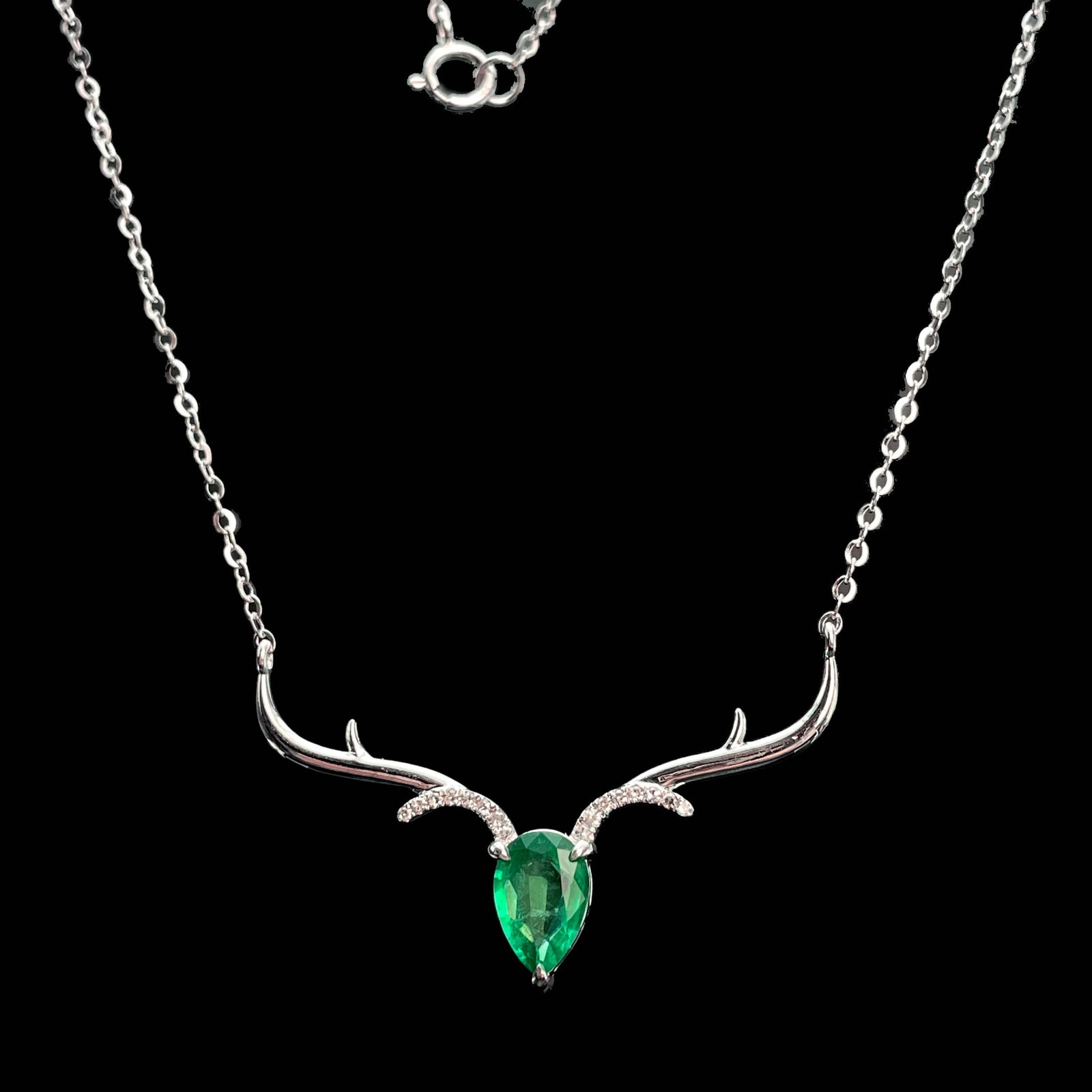 14k Gold 0.93 Ctw Vivid Green Natural Emerald & Diamond Necklace: Ref:230993075 // gold content:14k gold // main gemstone:emerald // shape:pear // carat weight:0. 88ct // color:vivid green // treatment:natural // // adjacent gemstone 2 : diamond // number of stones: