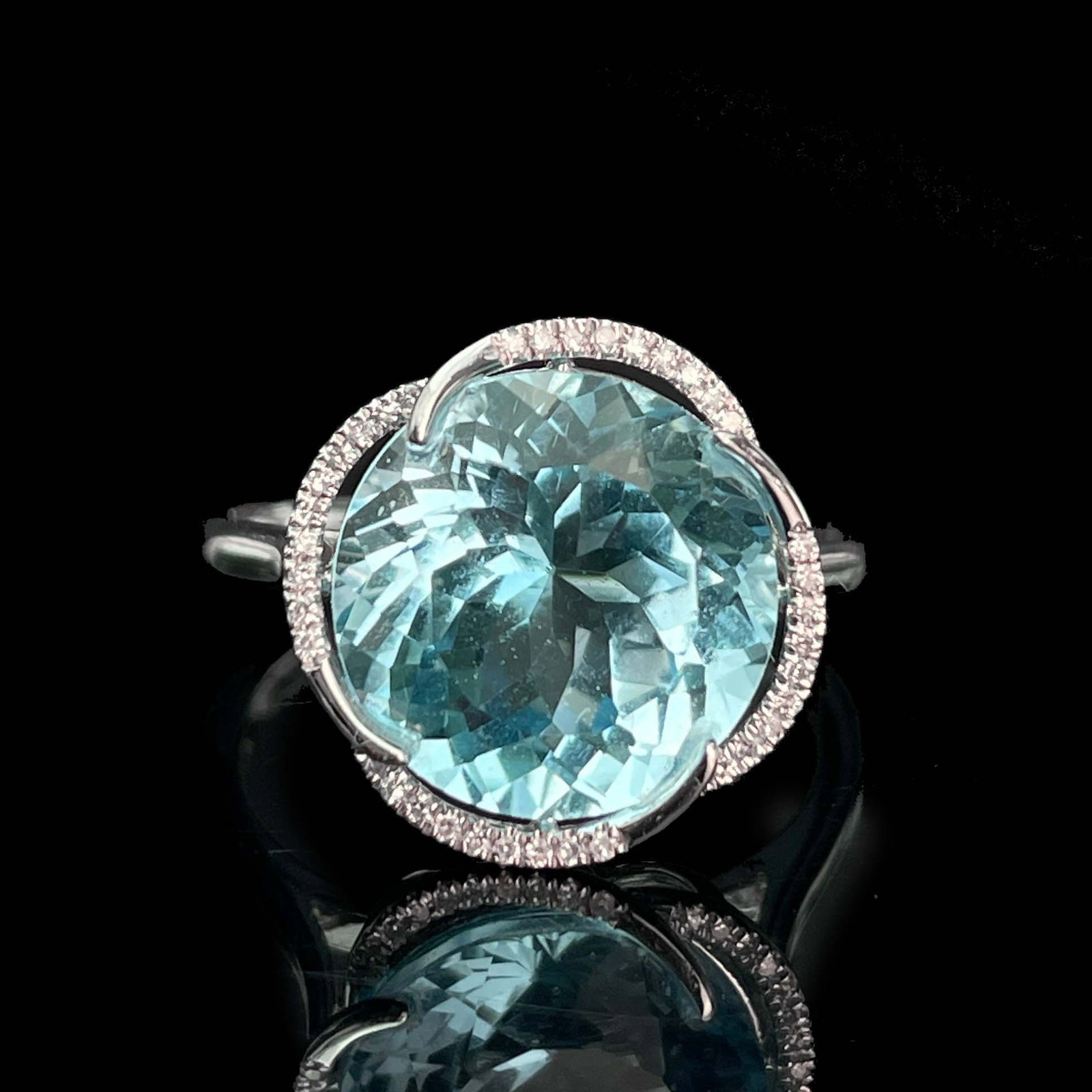 14k Gold 7.17 Ctw Natural Topaz & Diamond Ring - 4
