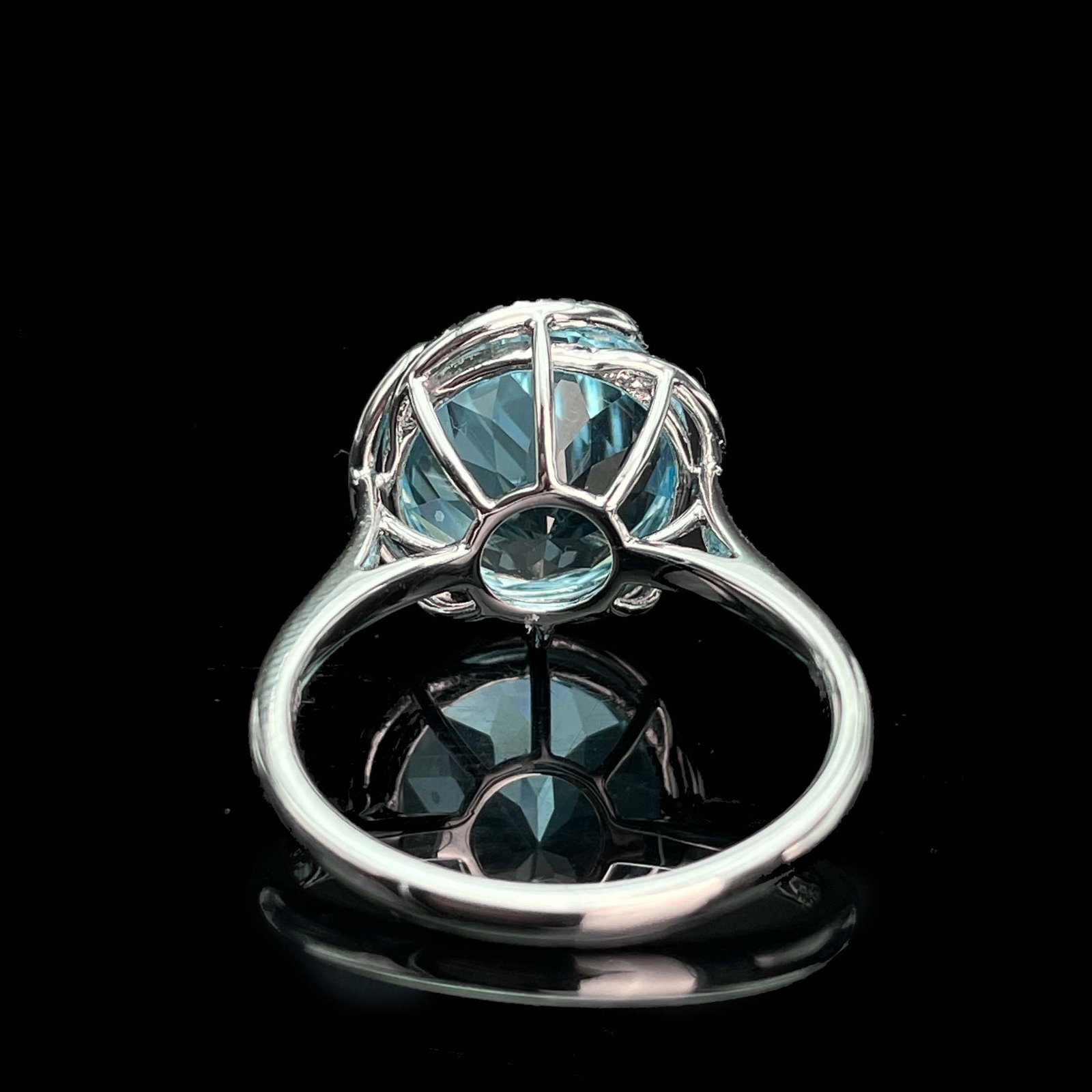 14k Gold 7.17 Ctw Natural Topaz & Diamond Ring - 5
