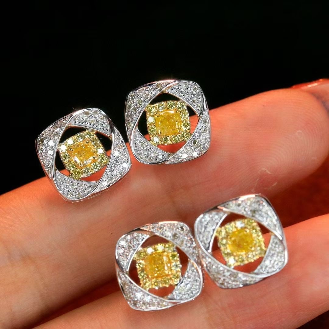 14k Gold 0.8 Ct Natural Color Diamond Earrings - 4