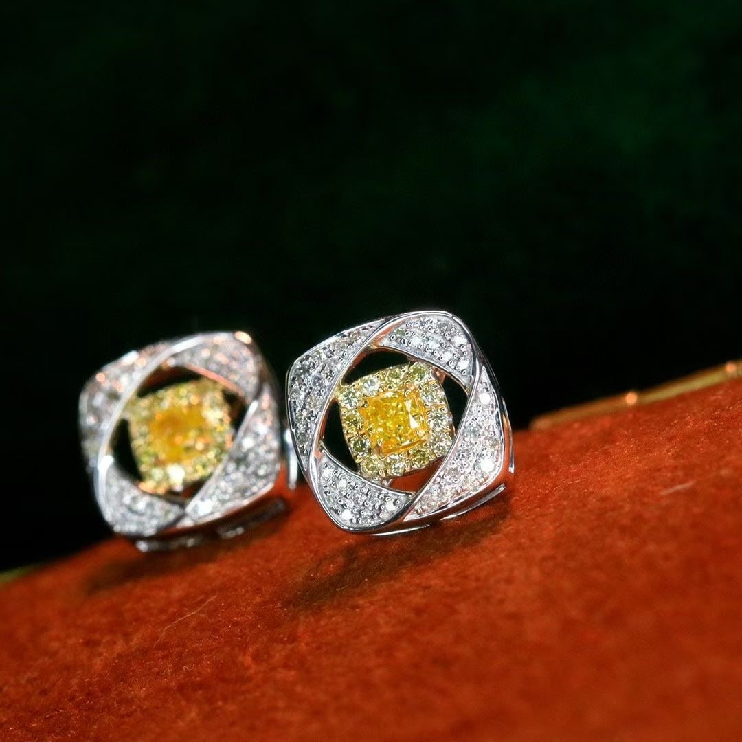 14k Gold 0.8 Ct Natural Color Diamond Earrings - 6